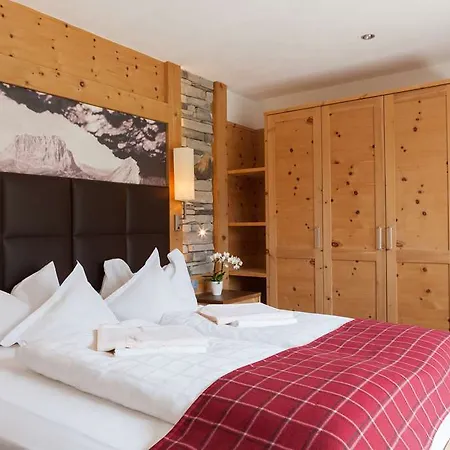Og Granvara Relais And